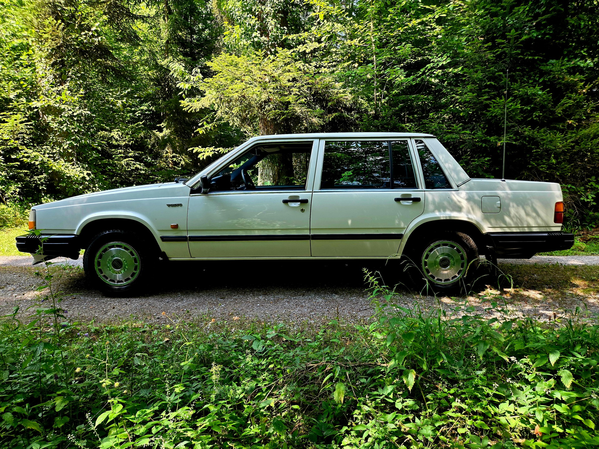 VOLVO 740 2.3 GL-image-10