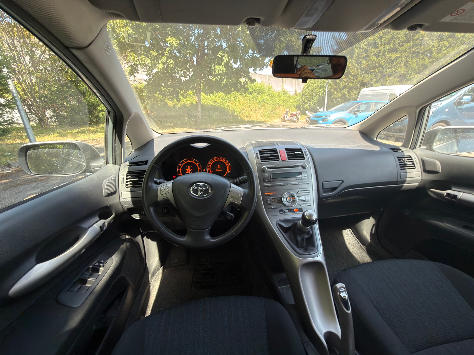 TOYOTA Auris 1.6 Style-image-8