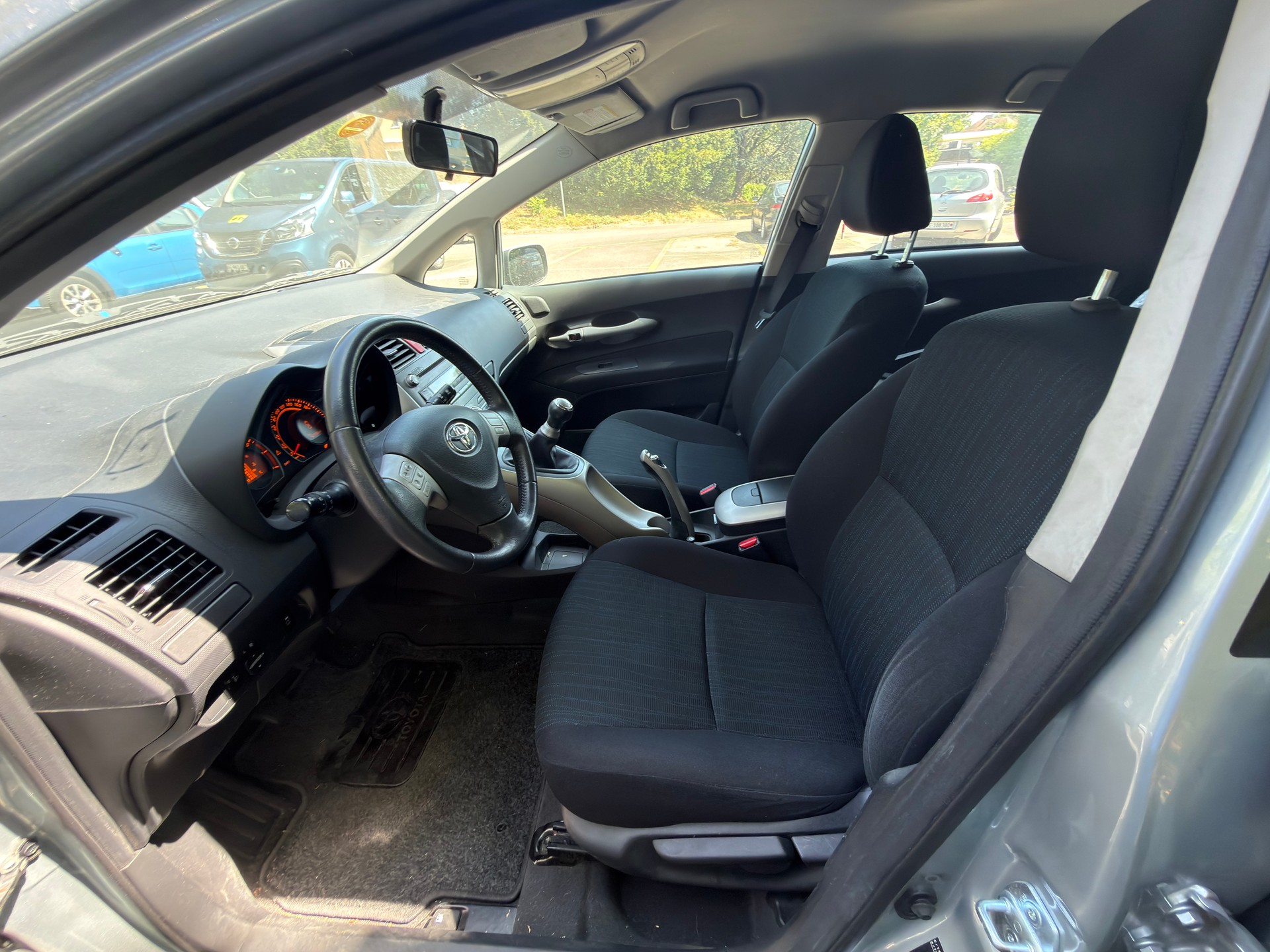 TOYOTA Auris 1.6 Style-image-10