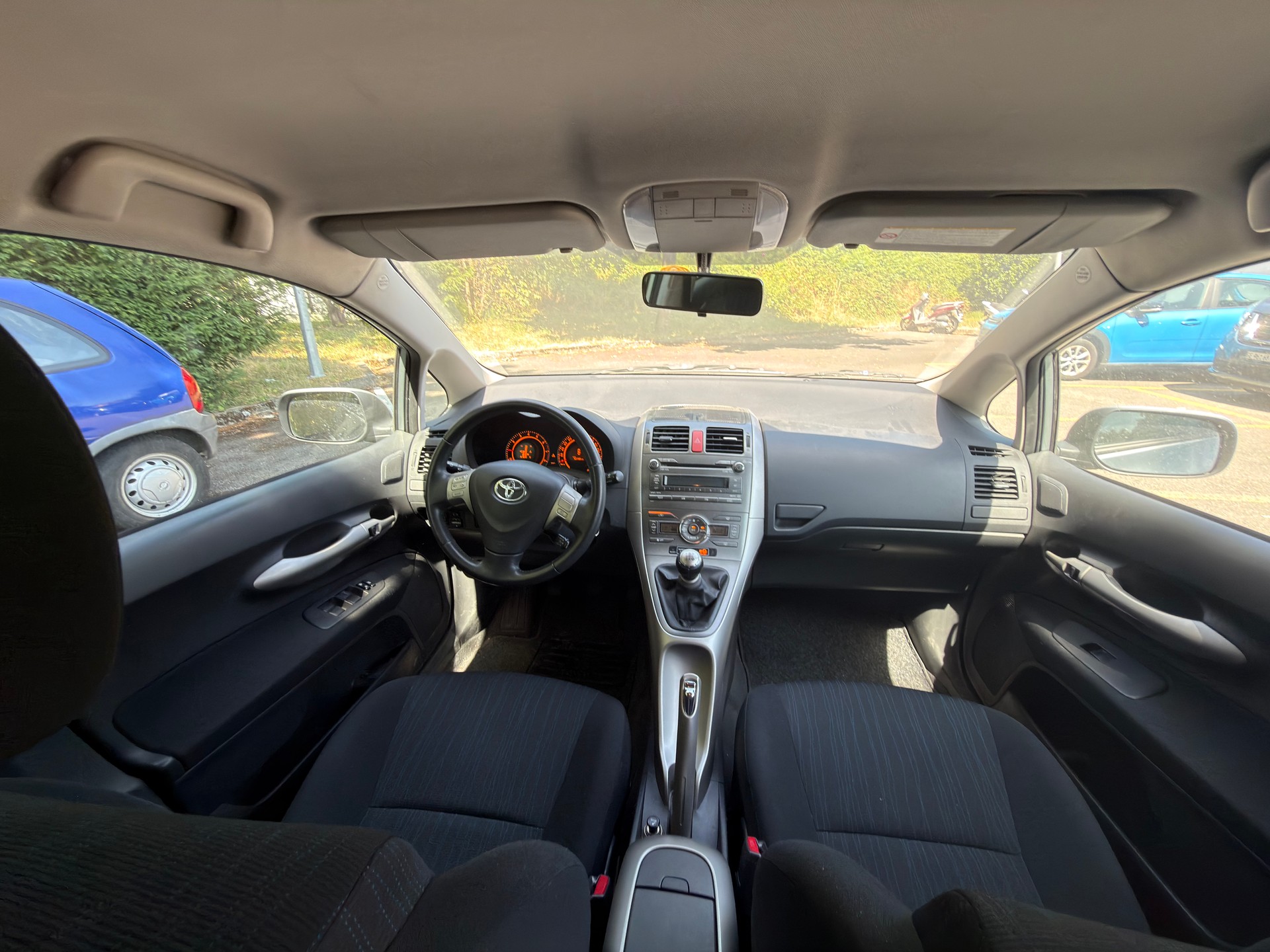 TOYOTA Auris 1.6 Style-image-7