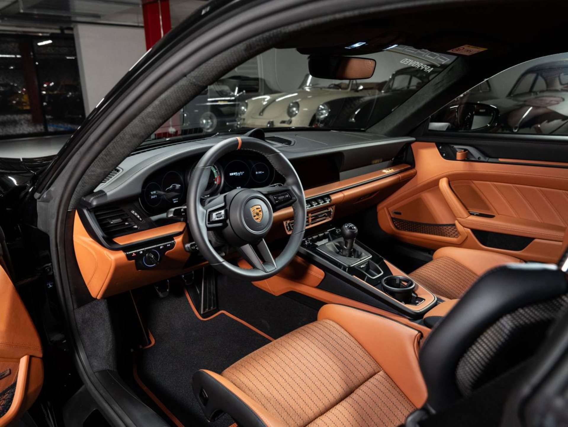 PORSCHE 911 S/T-image-3