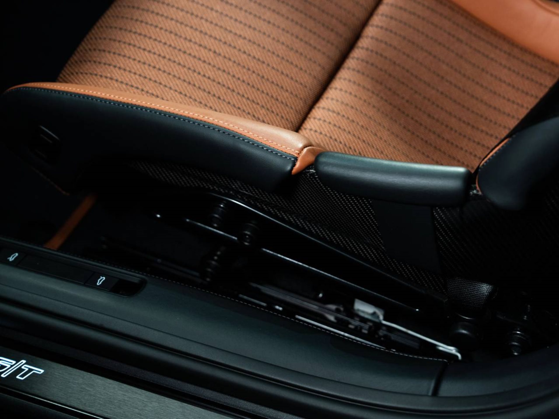 PORSCHE 911 S/T-image-22
