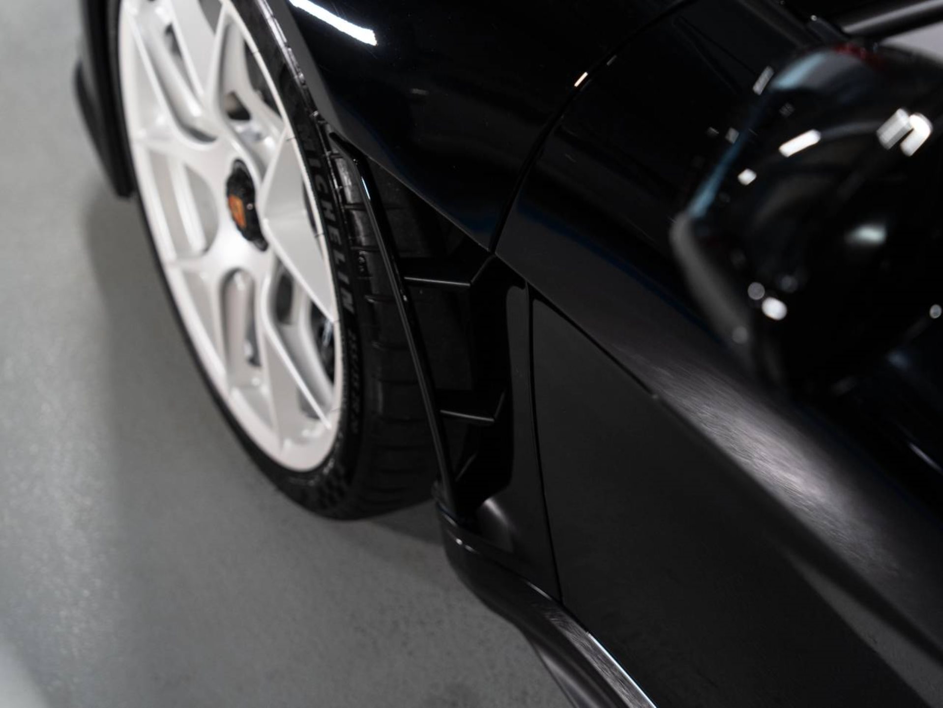 PORSCHE 911 S/T-image-31