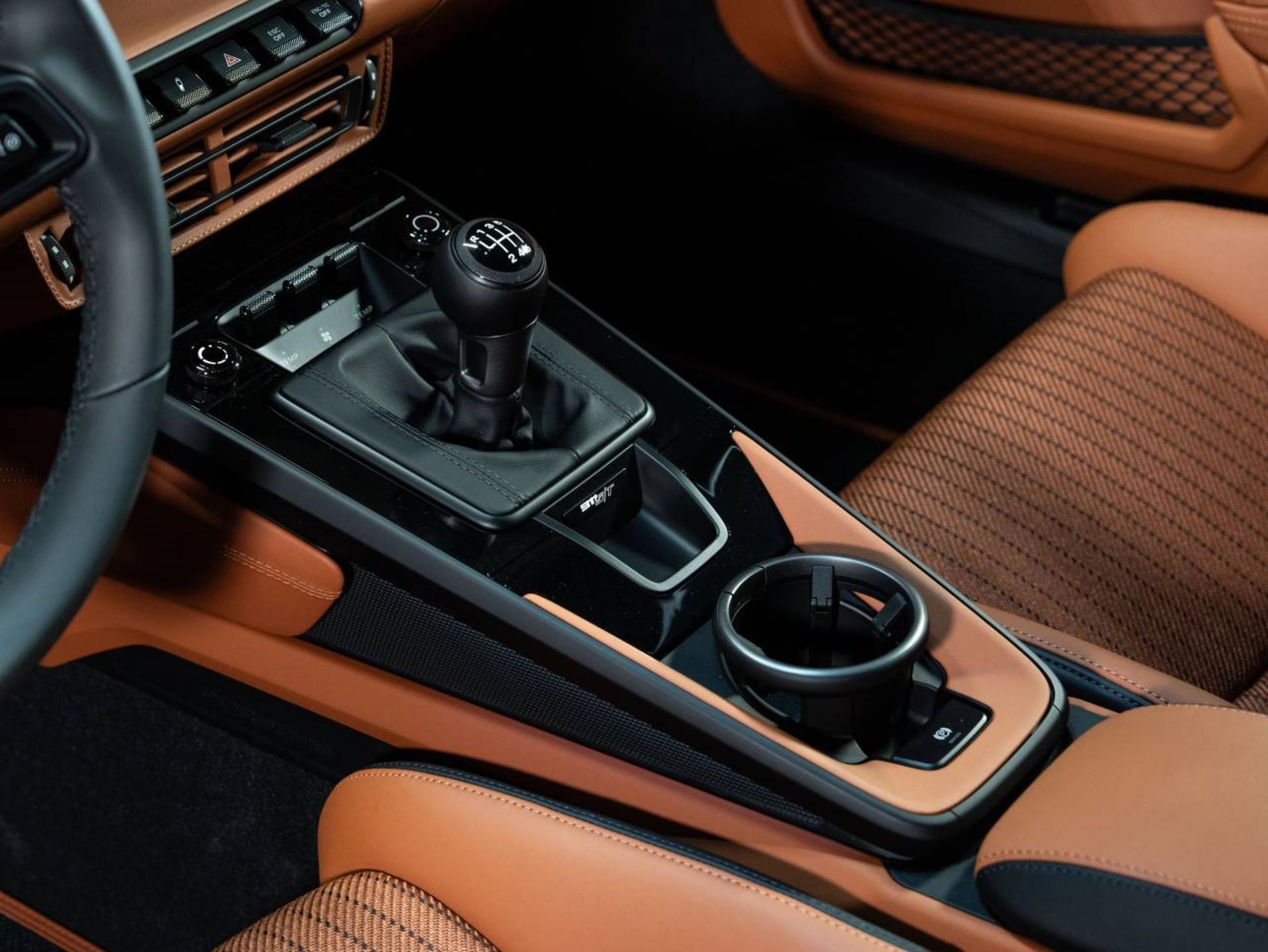 PORSCHE 911 S/T-image-16
