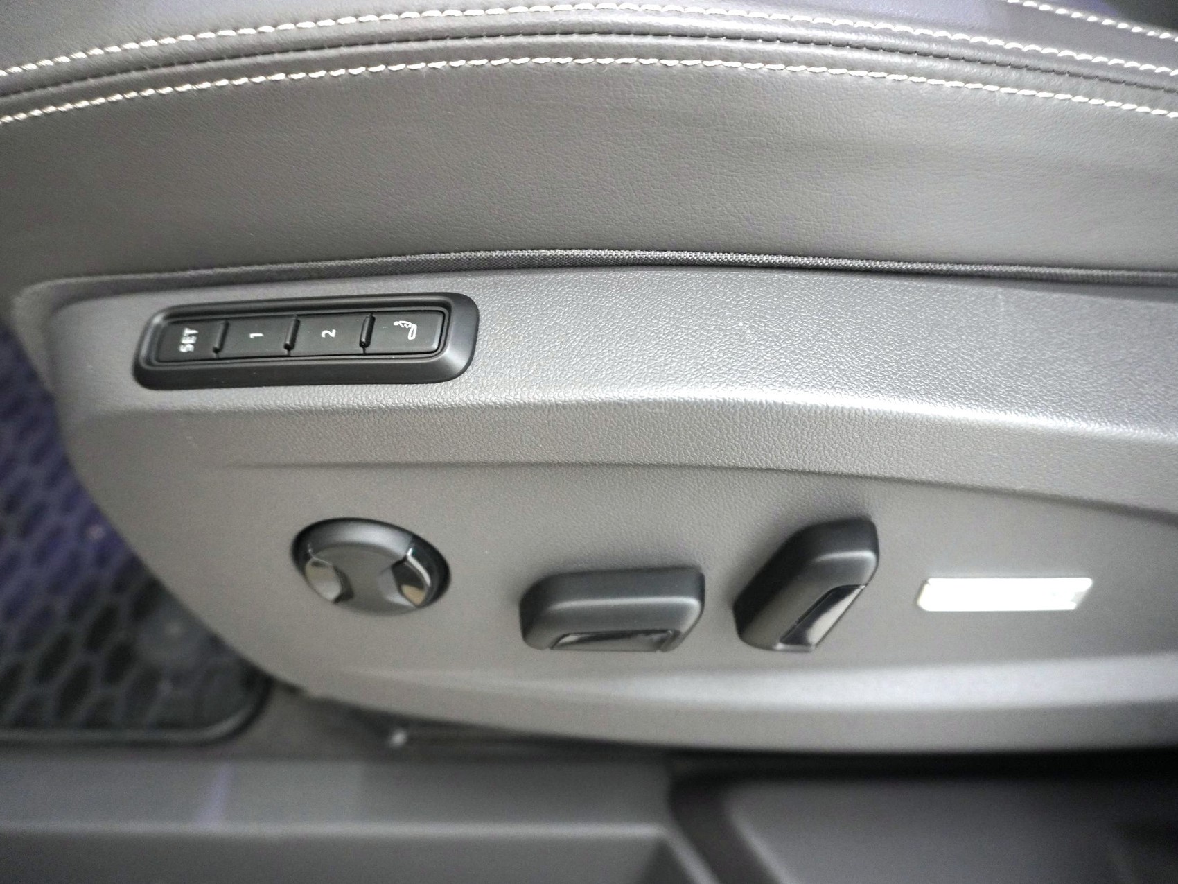 VW Multivan 1.5 TSI eHybrid Style DSG 4motion-image-14