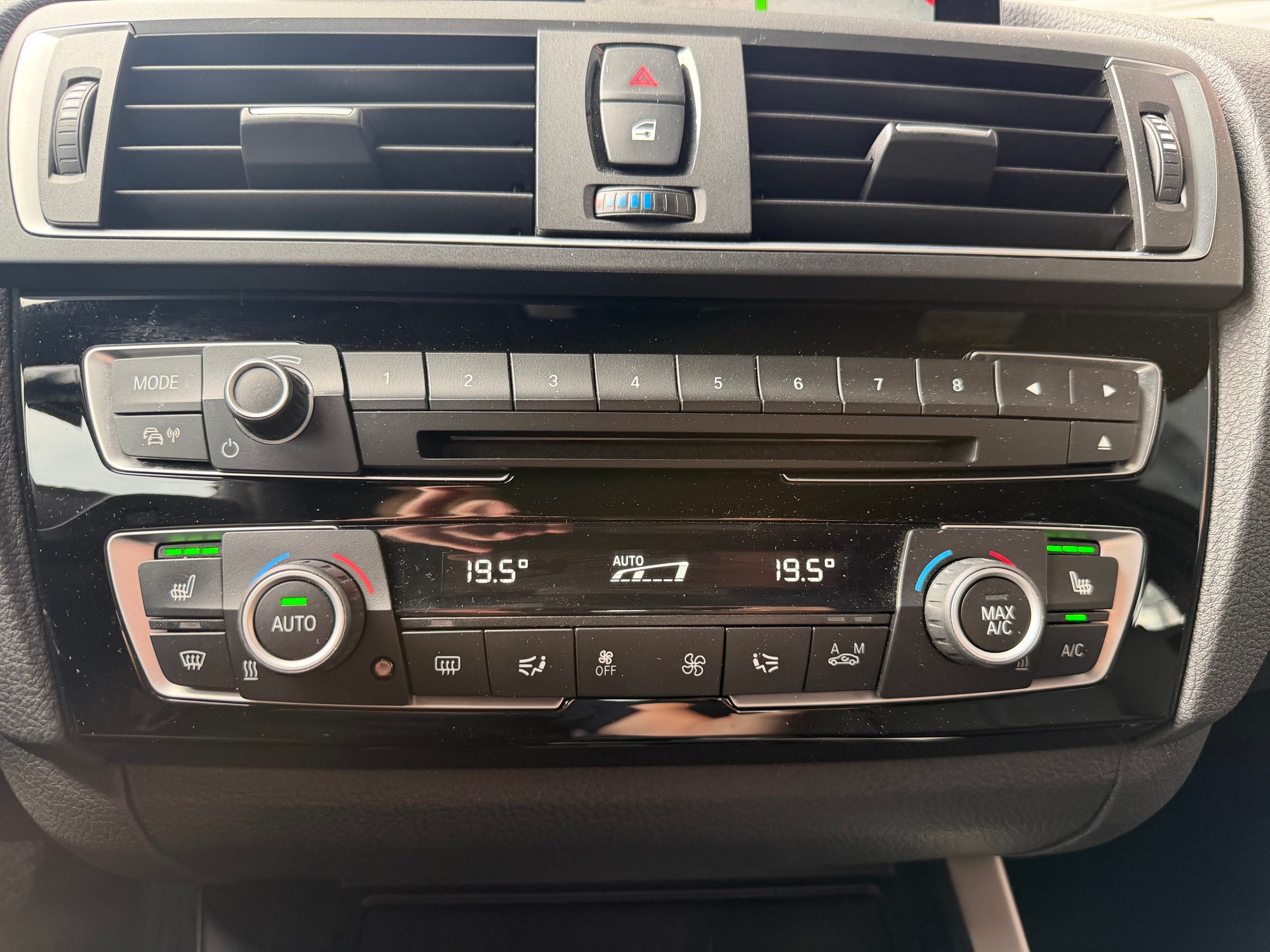 BMW 118i Steptronic-image-8