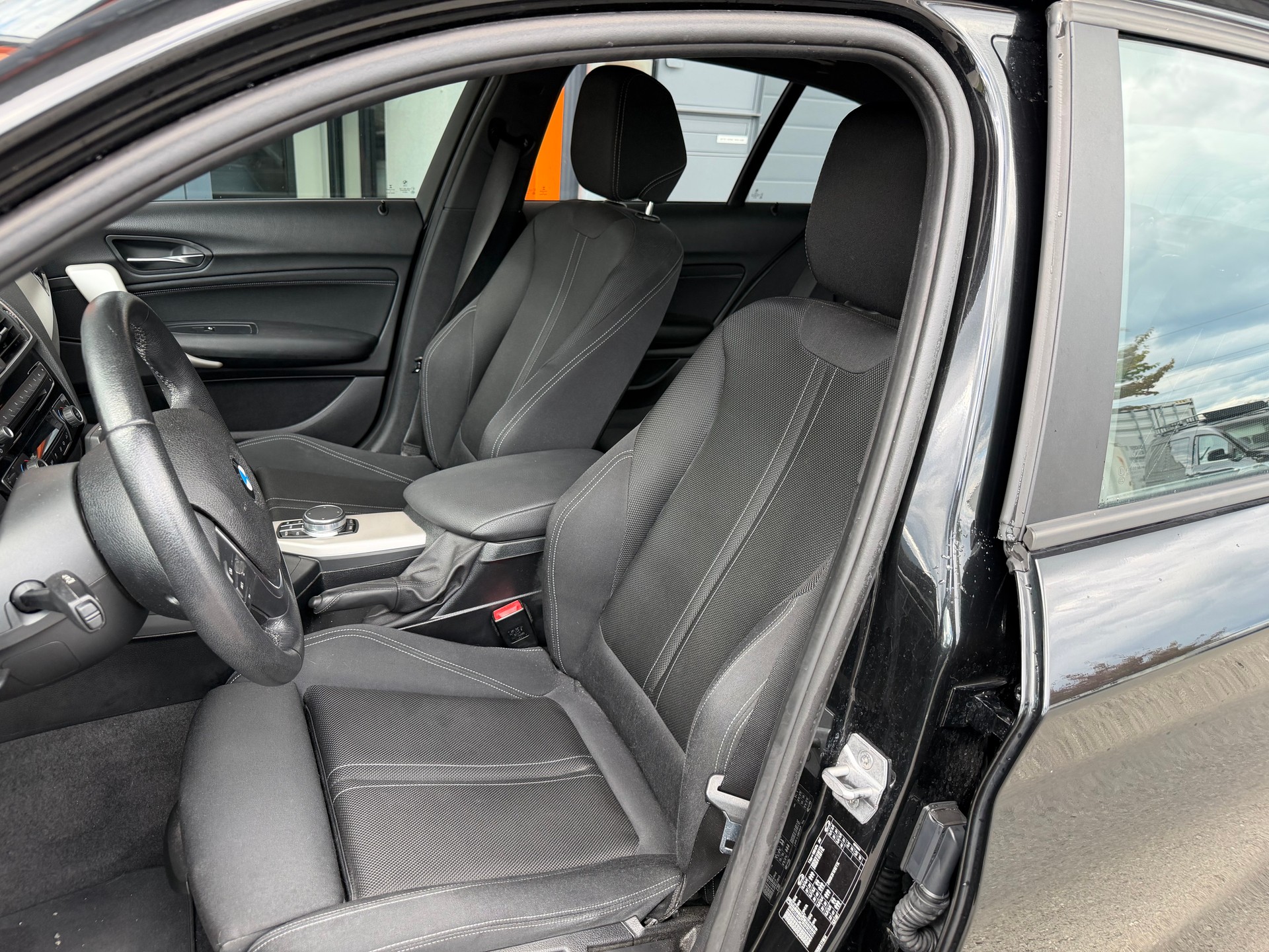 BMW 118i Steptronic-image-6