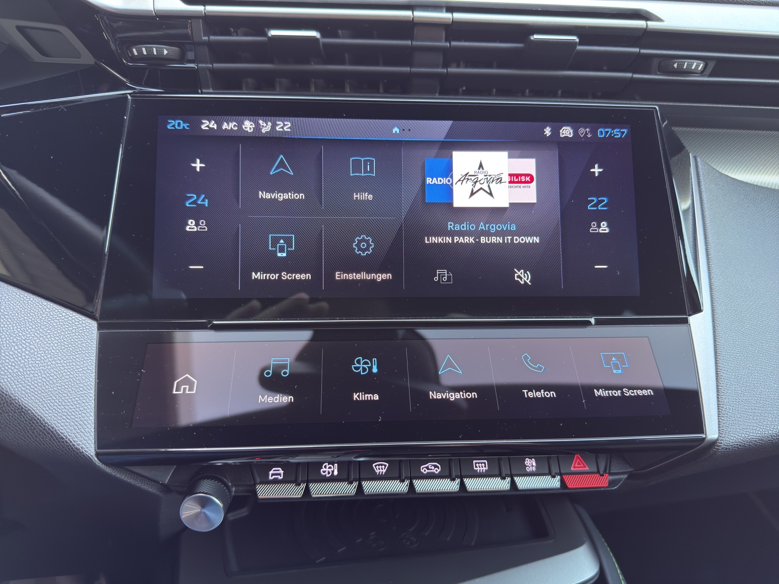 PEUGEOT 308 1.2 Hybrid GT-image-7