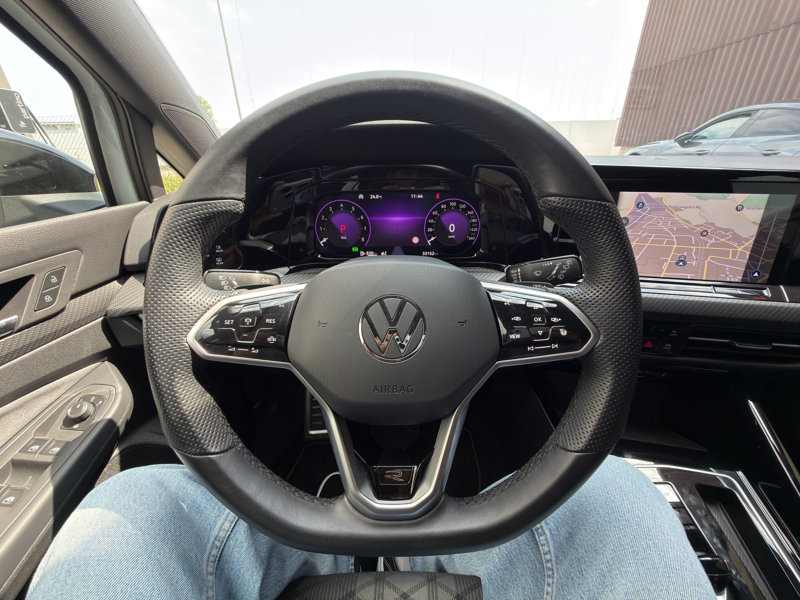 VW Golf 1.5 eTSI mHEV ACT R-Line DSG - Navi - Black Style - Rückfahrkamera-image-7