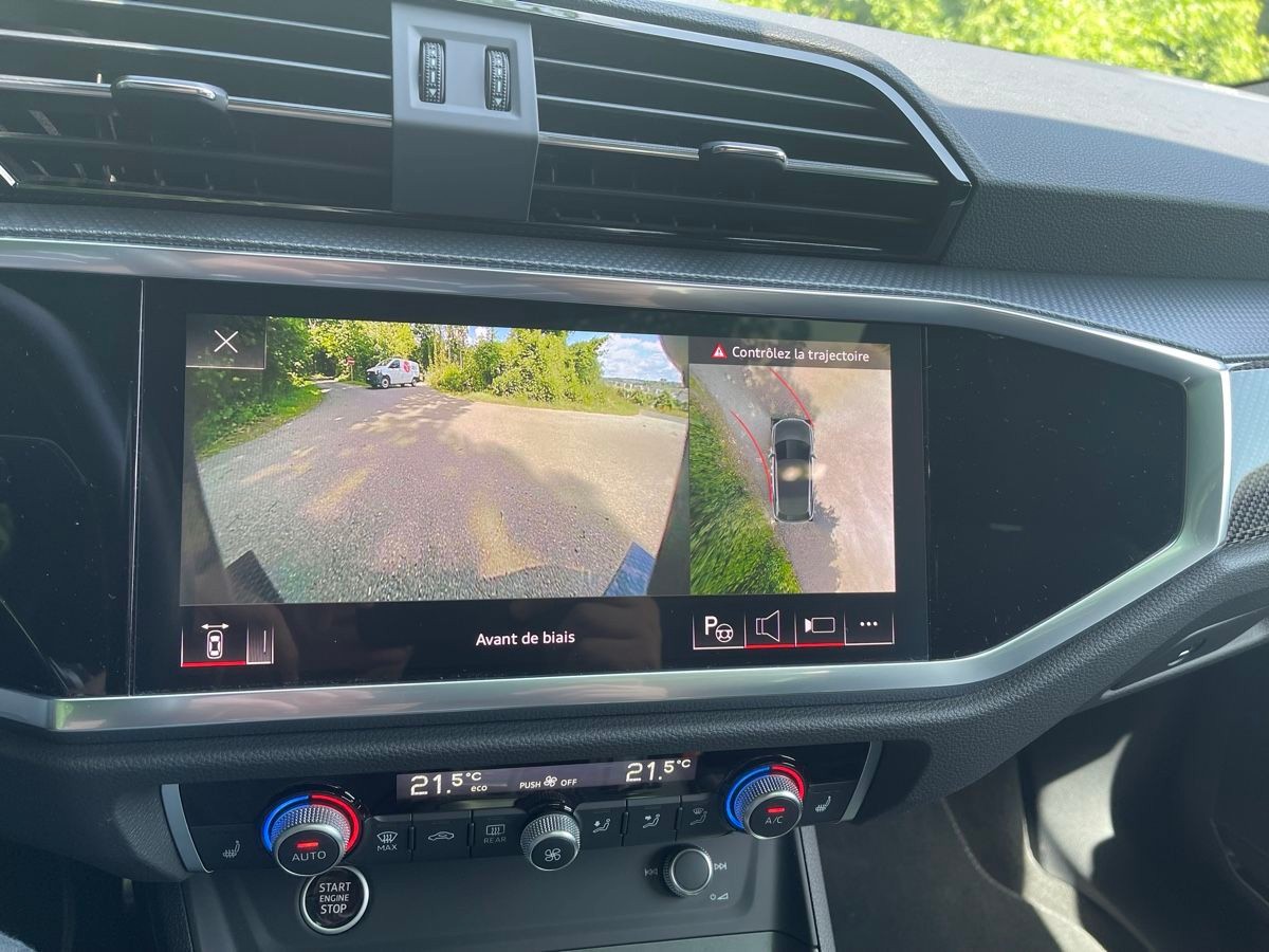 AUDI Q3 35 TFSI S line Attraction S-Tronic-image-4
