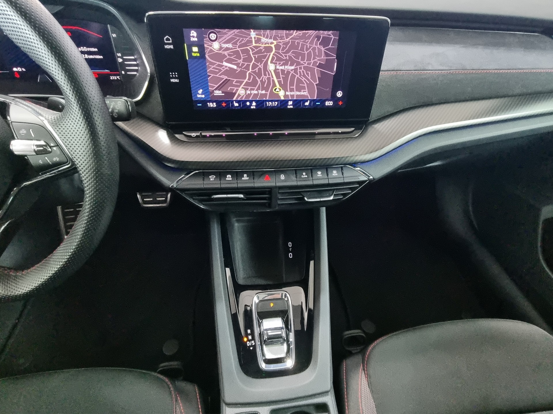 SKODA Octavia Combi 1.4 TSI PHEV 245 RS DSG-image-9