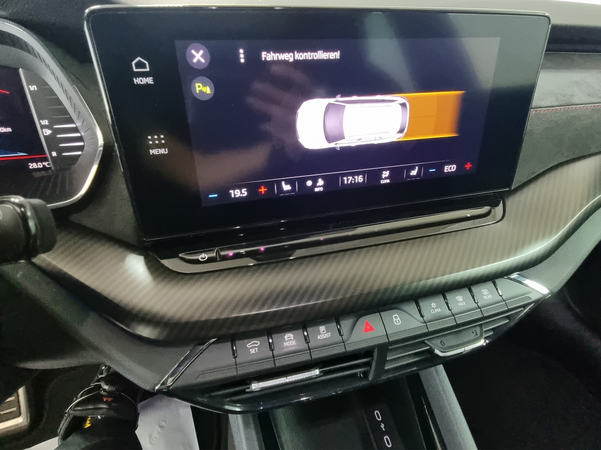 SKODA Octavia Combi 1.4 TSI PHEV 245 RS DSG-image-15
