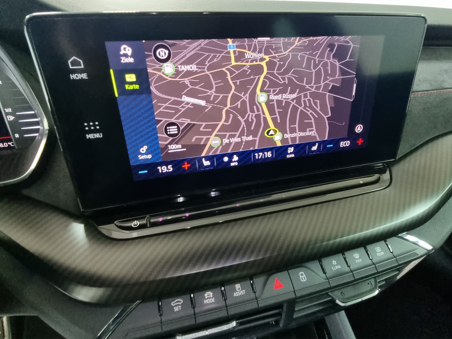 SKODA Octavia Combi 1.4 TSI PHEV 245 RS DSG-image-14
