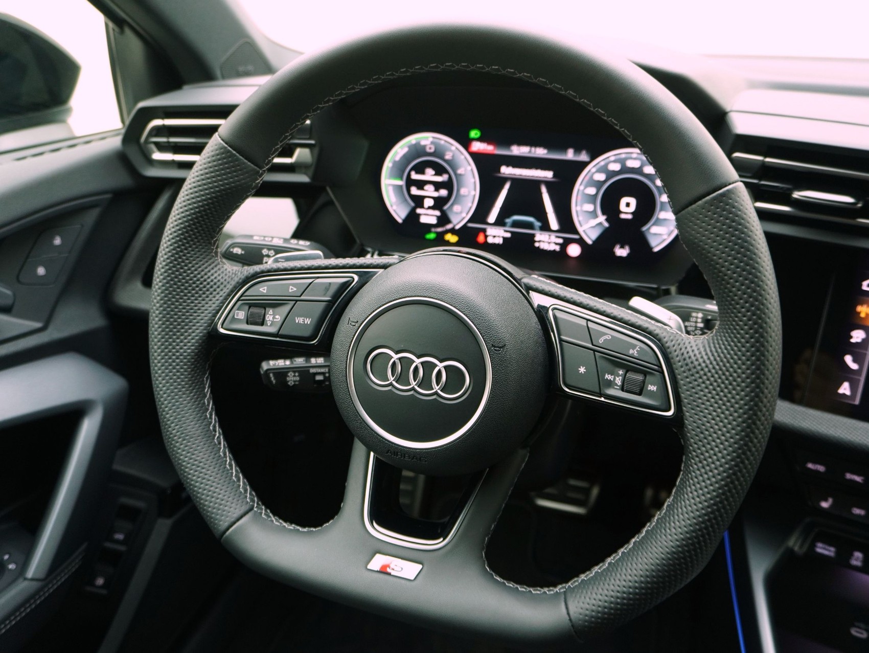 AUDI A3 Sportback 40 TFSI e S line S-Tronic **Audi Werksgarantie bis 05/2030**-image-11