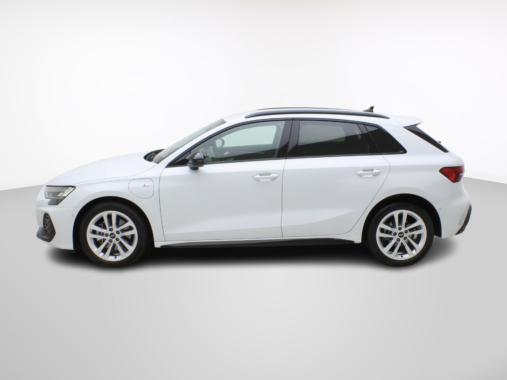 AUDI A3 Sportback 40 TFSI e S line S-Tronic **Audi Werksgarantie bis 05/2030**-image-2