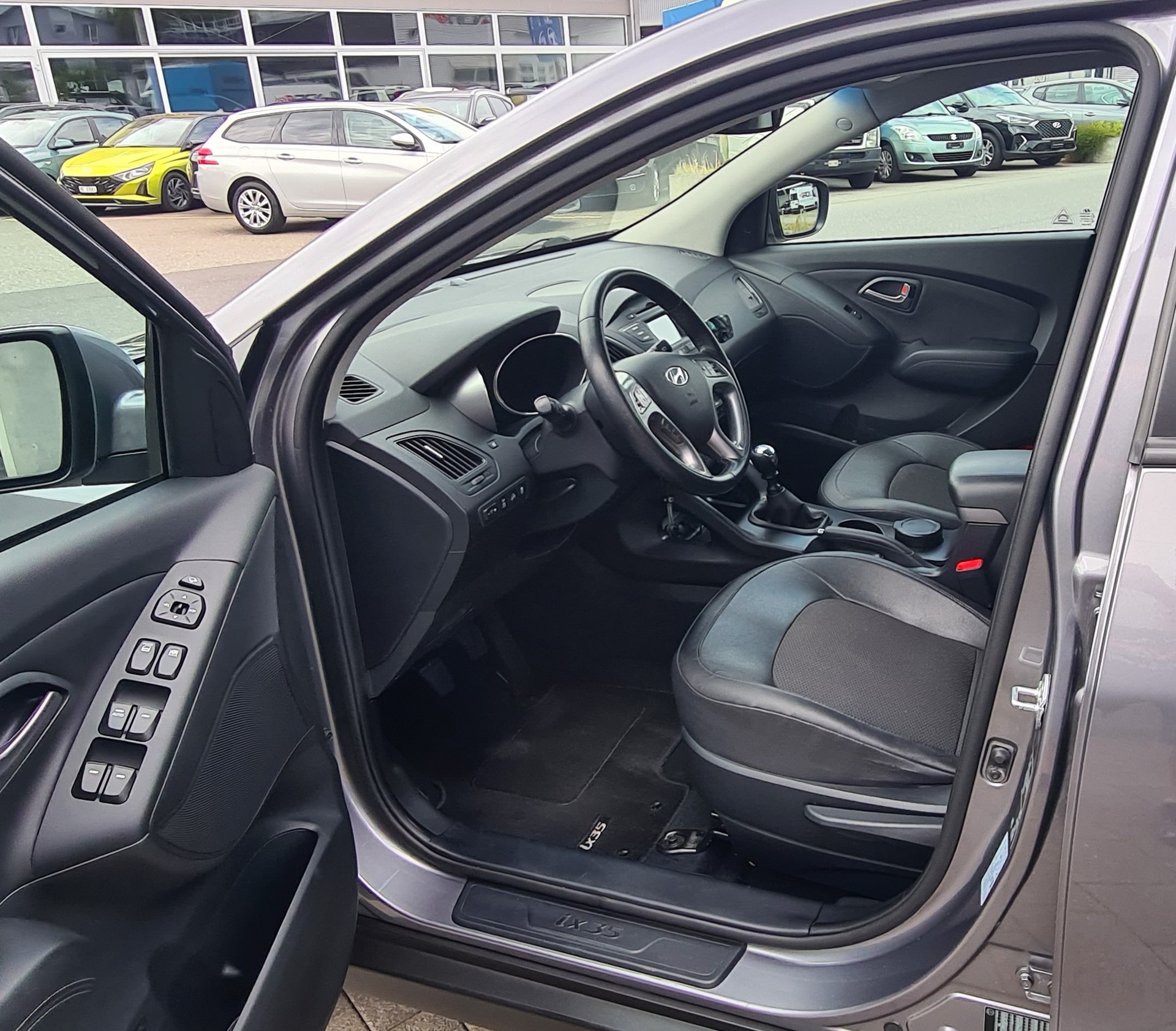HYUNDAI iX 35 2.0 GDI Style 4WD-image-9