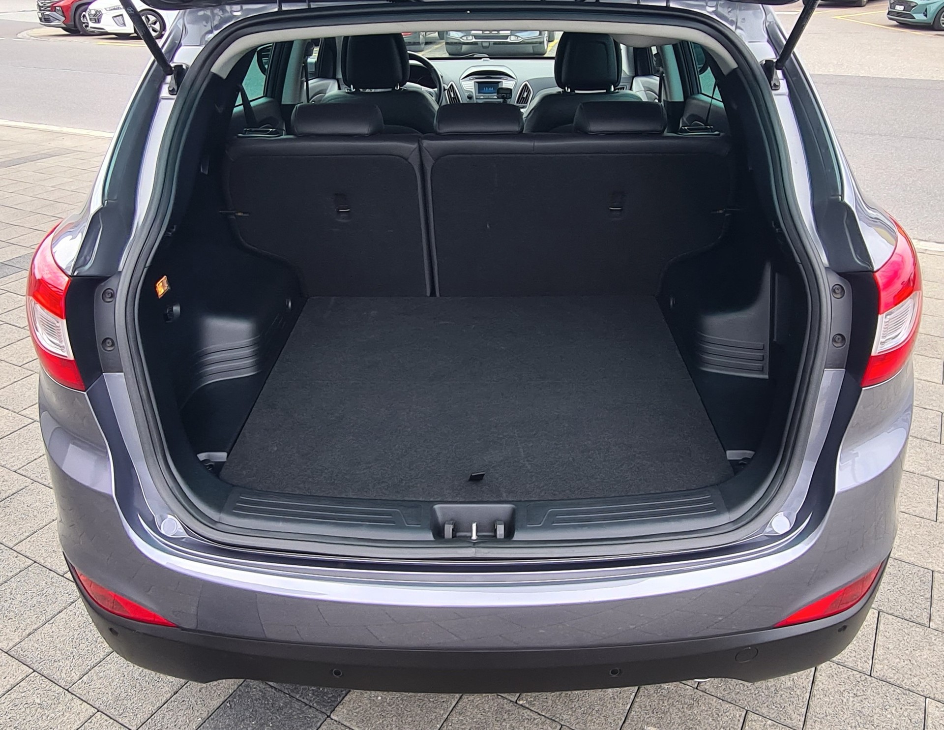 HYUNDAI iX 35 2.0 GDI Style 4WD-image-12