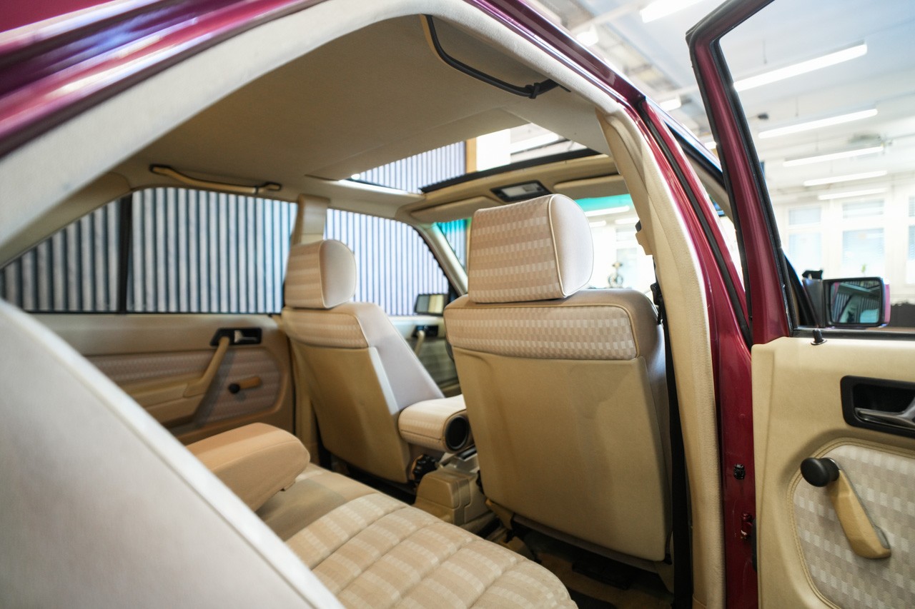 MERCEDES-BENZ 190 E 2.6-image-15