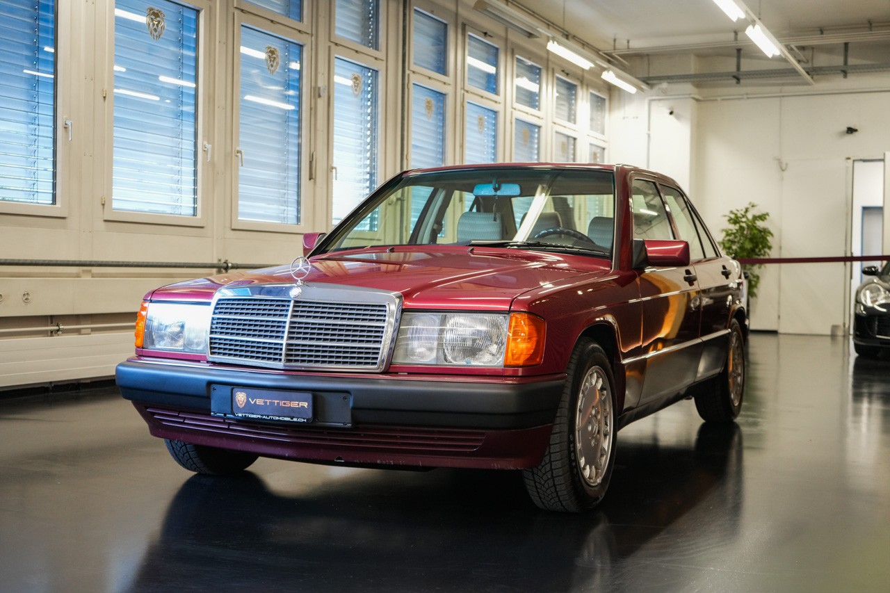 MERCEDES-BENZ 190 E 2.6-image-2