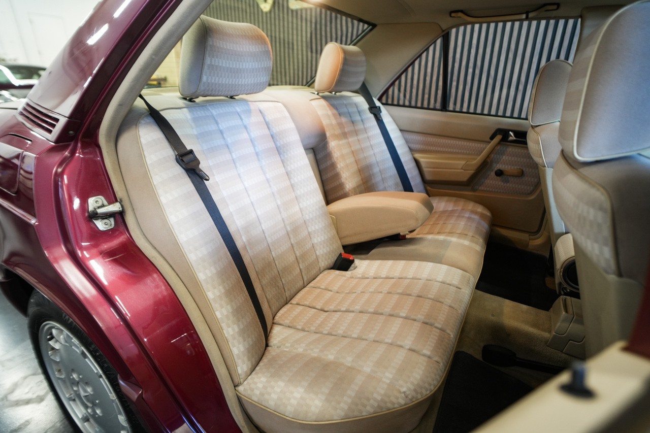 MERCEDES-BENZ 190 E 2.6-image-13