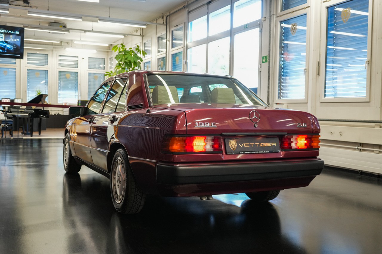 MERCEDES-BENZ 190 E 2.6-image-3