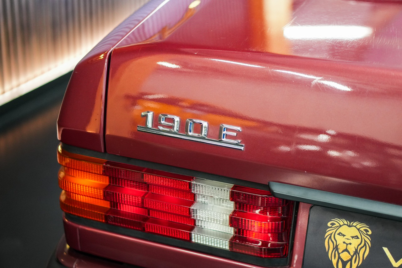 MERCEDES-BENZ 190 E 2.6-image-18