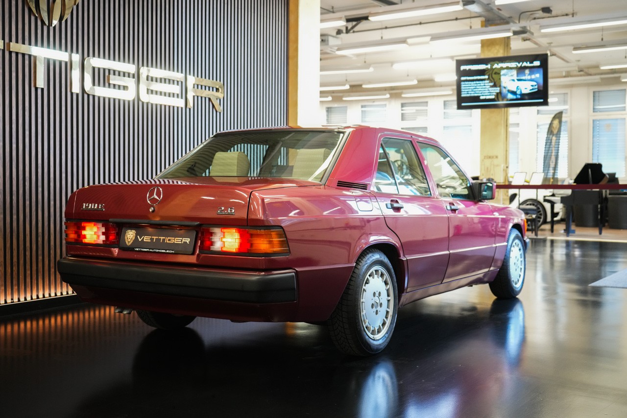 MERCEDES-BENZ 190 E 2.6-image-5
