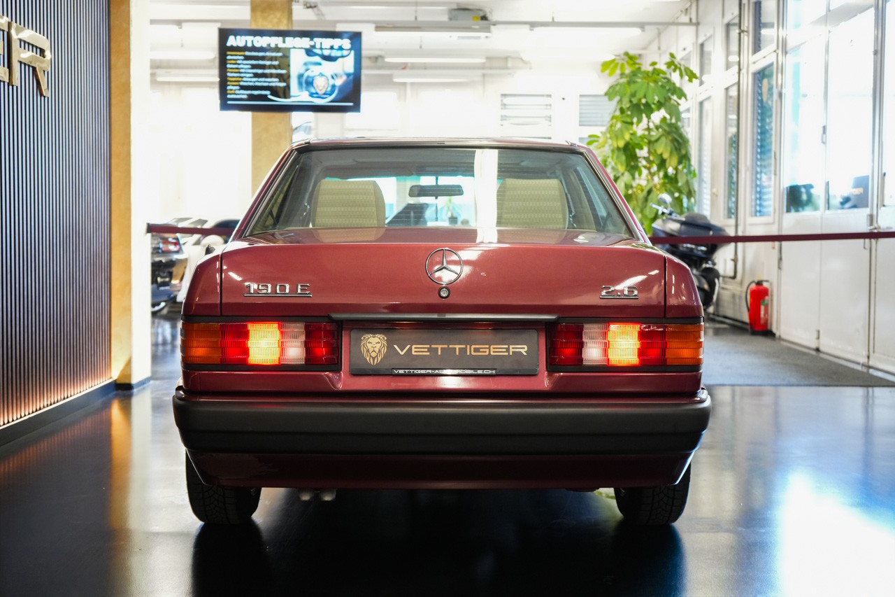 MERCEDES-BENZ 190 E 2.6-image-4