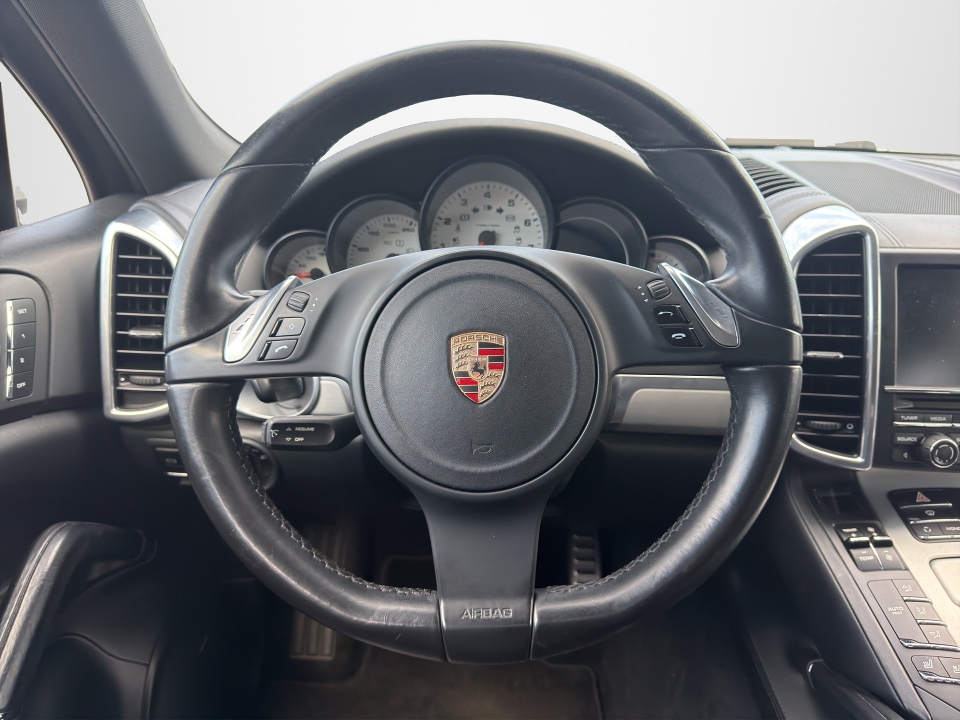 PORSCHE Cayenne S-image-10