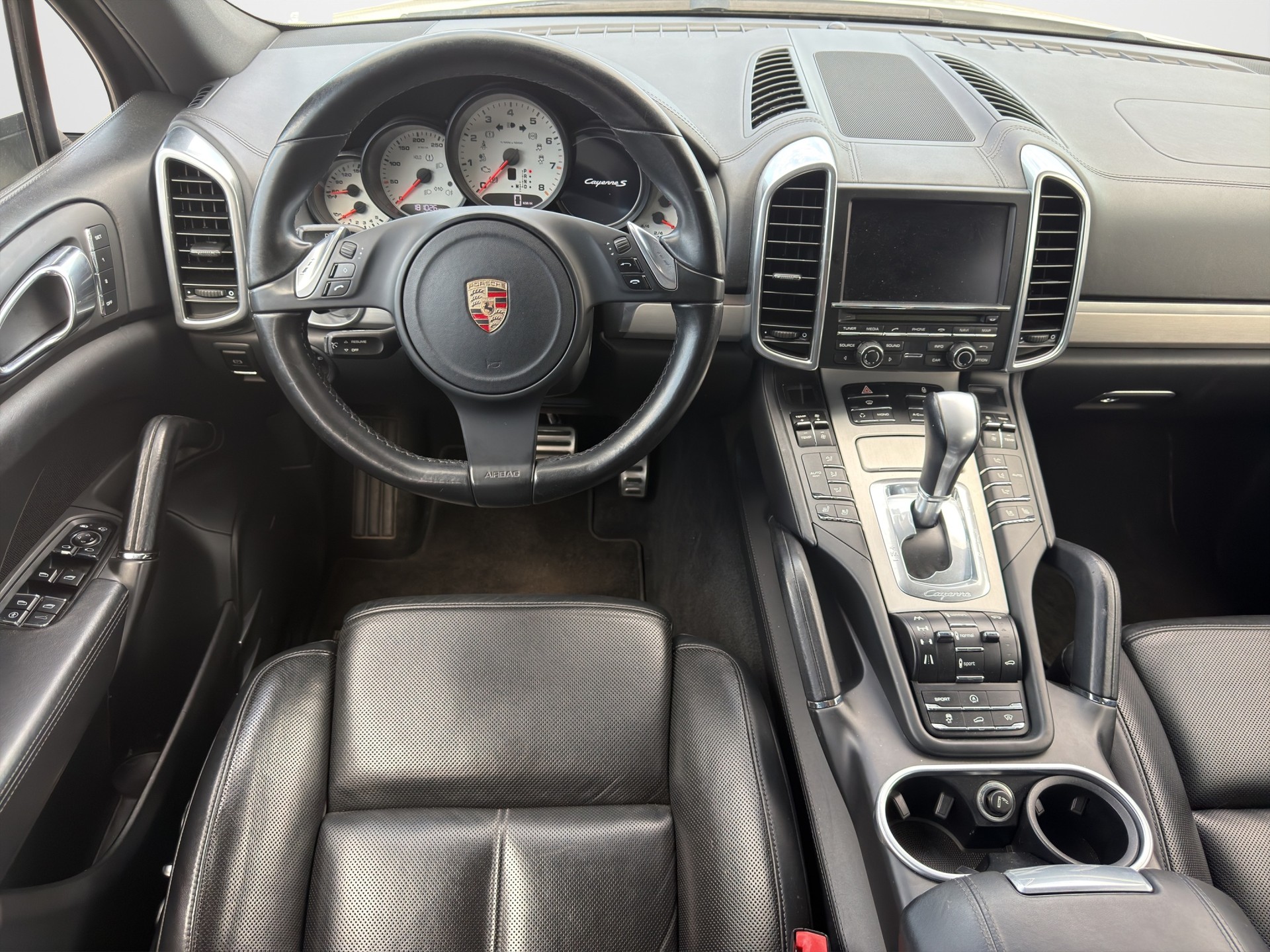 PORSCHE Cayenne S-image-9