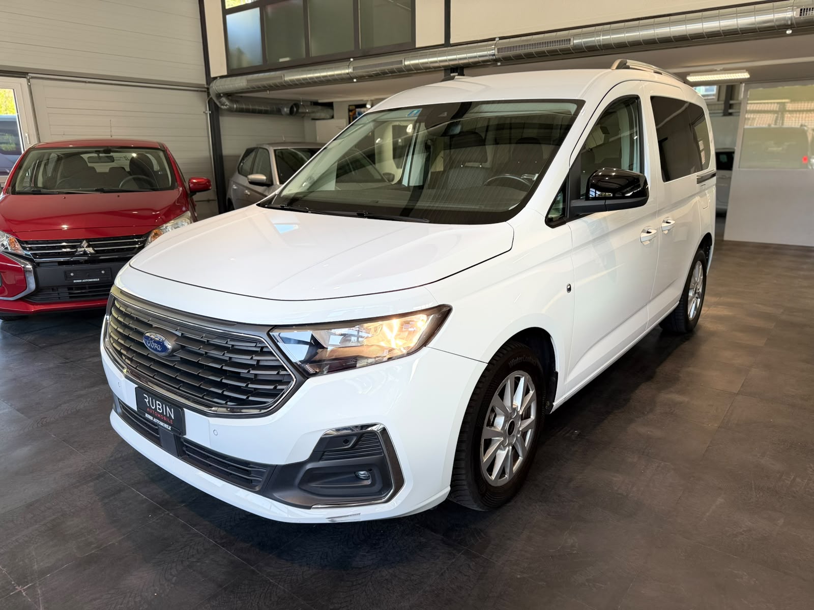FORD Tourneo Connect 2.0 EcoBlue Titanium Automat-image-0
