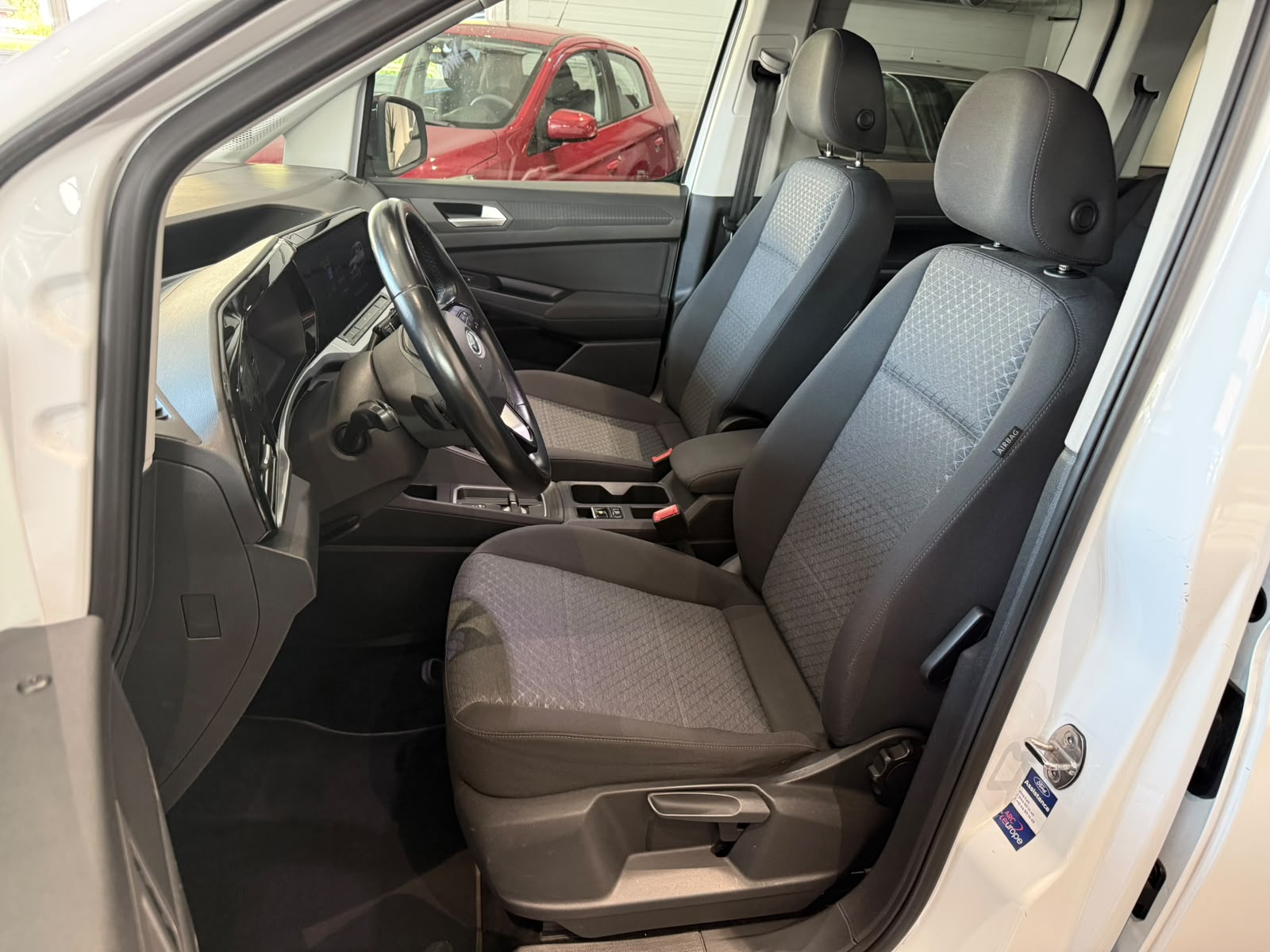 FORD Tourneo Connect 2.0 EcoBlue Titanium Automat-image-9