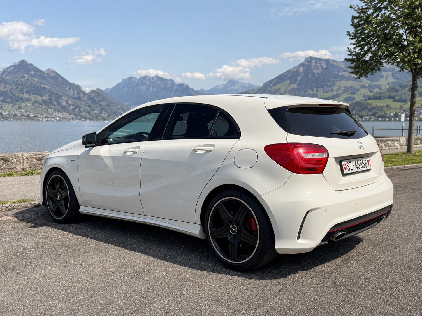 MERCEDES-BENZ A 250 Sport-image-2