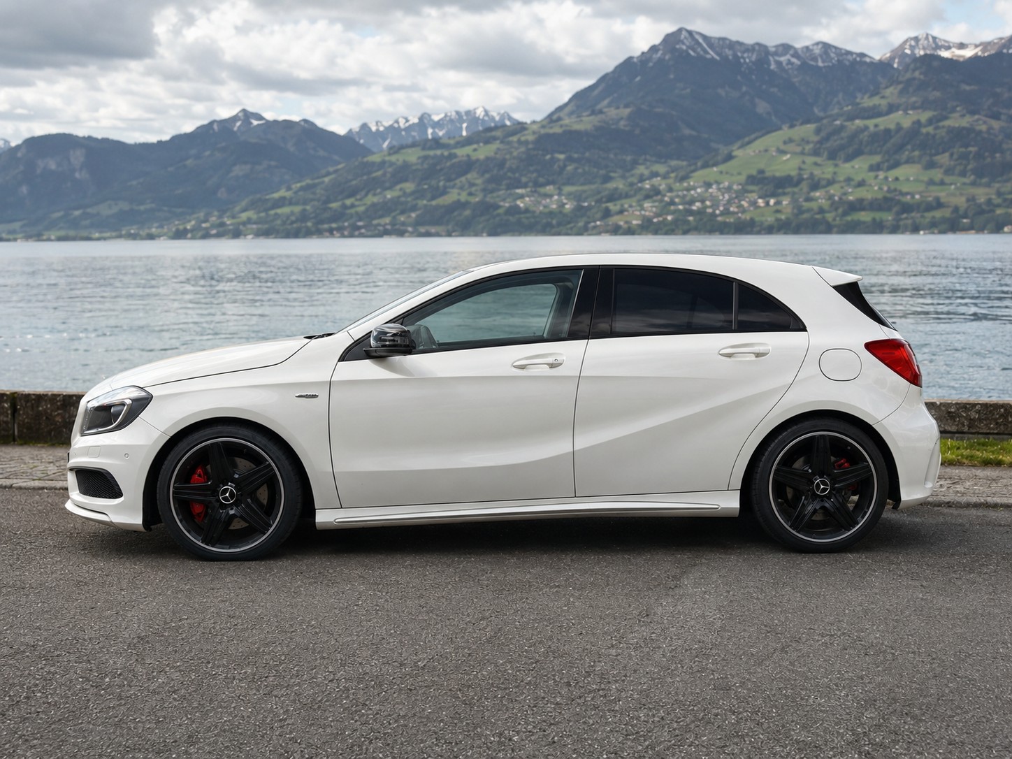 MERCEDES-BENZ A 250 Sport-image-1