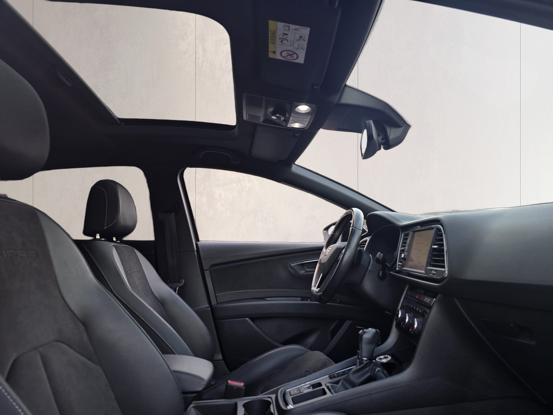 SEAT Leon 2.0 TSI Cupra 300 DSG-image-15