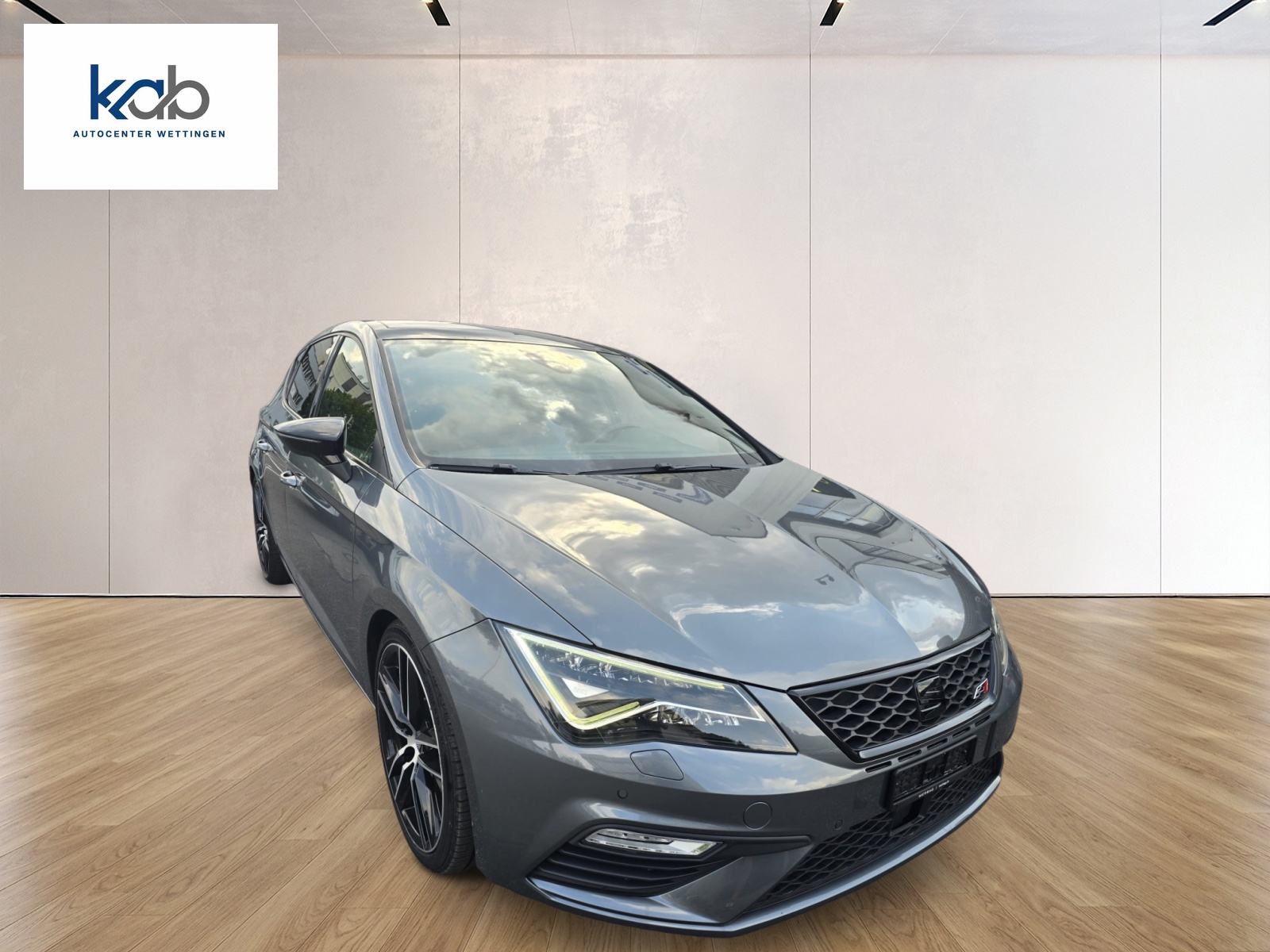 SEAT Leon 2.0 TSI Cupra 300 DSG-image-2
