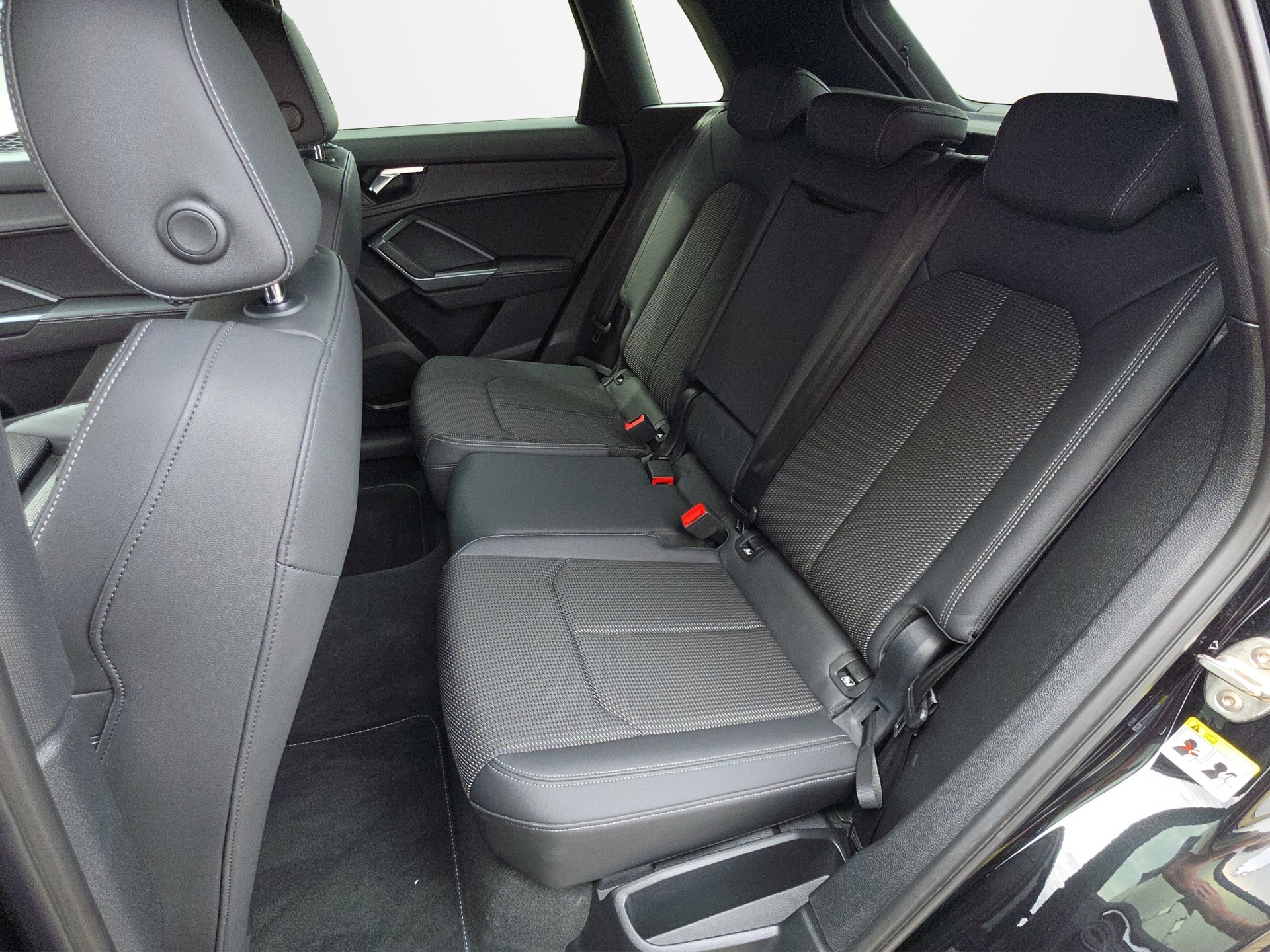 AUDI Q3 1.5 35 TFSI Advanced Attraction S-Tronic-image-13