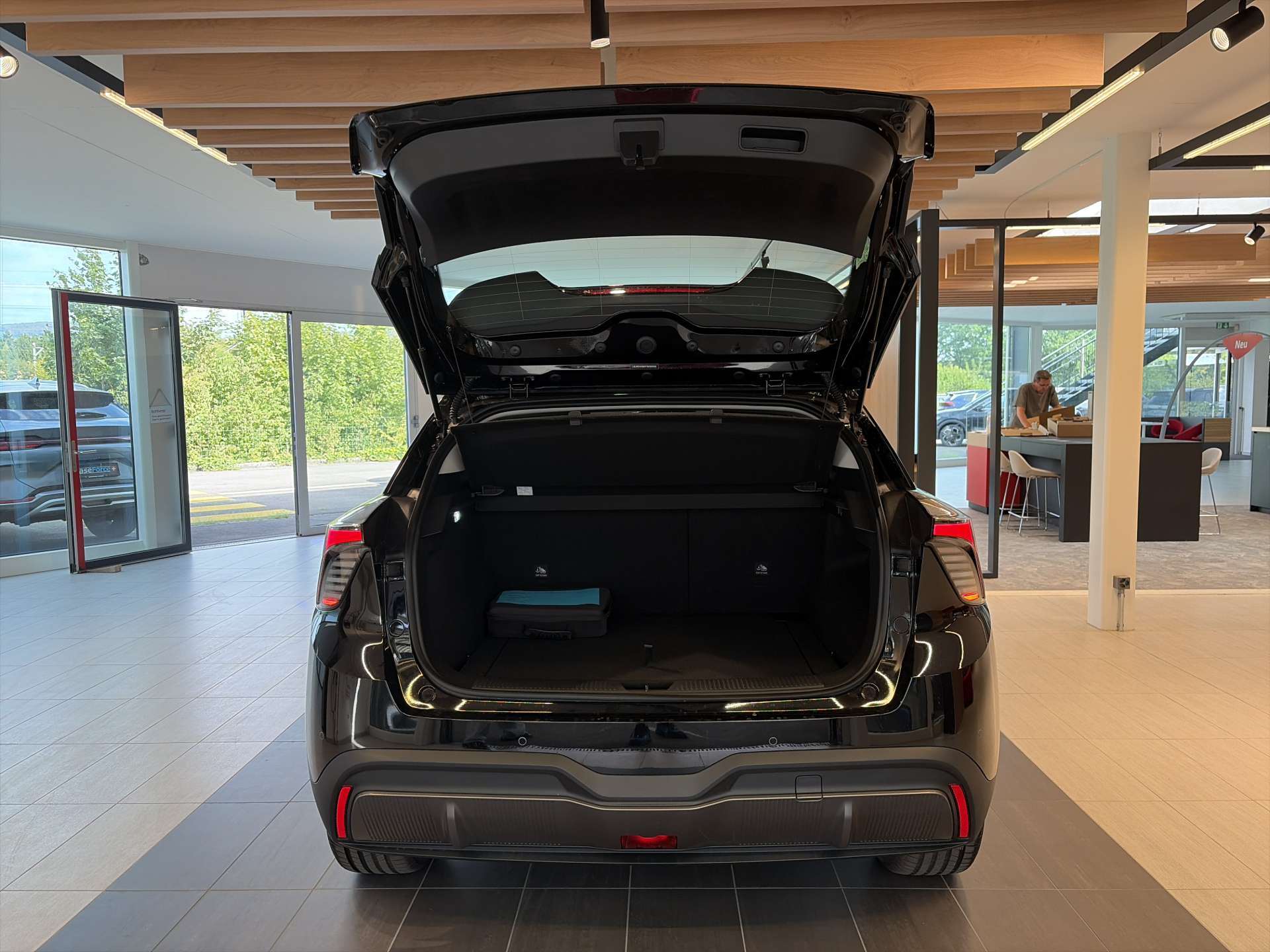 MG 4 EV 64kWh Premium Facelift Automat-image-7