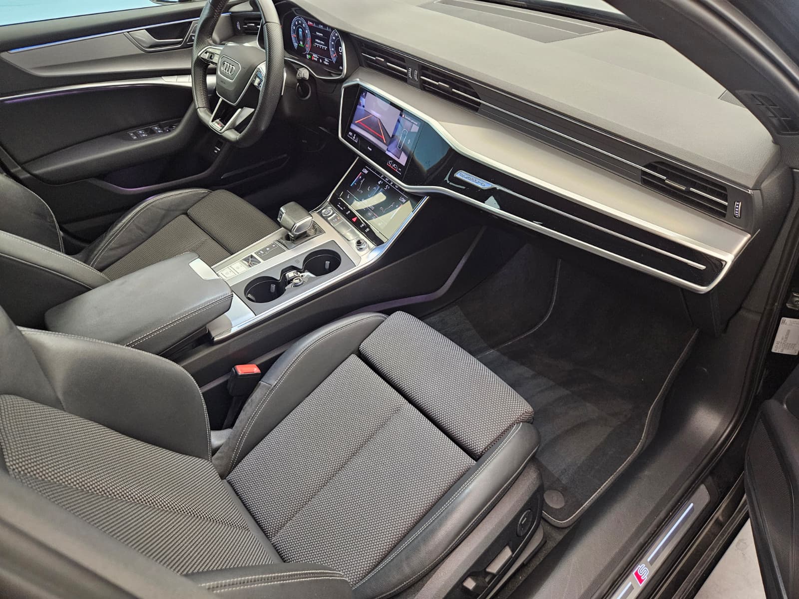 AUDI A6 Avant 45 TFSI Sport Attraction quattro S-tronic-image-11