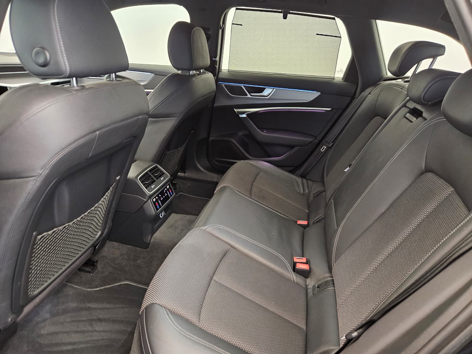 AUDI A6 Avant 45 TFSI Sport Attraction quattro S-tronic-image-12