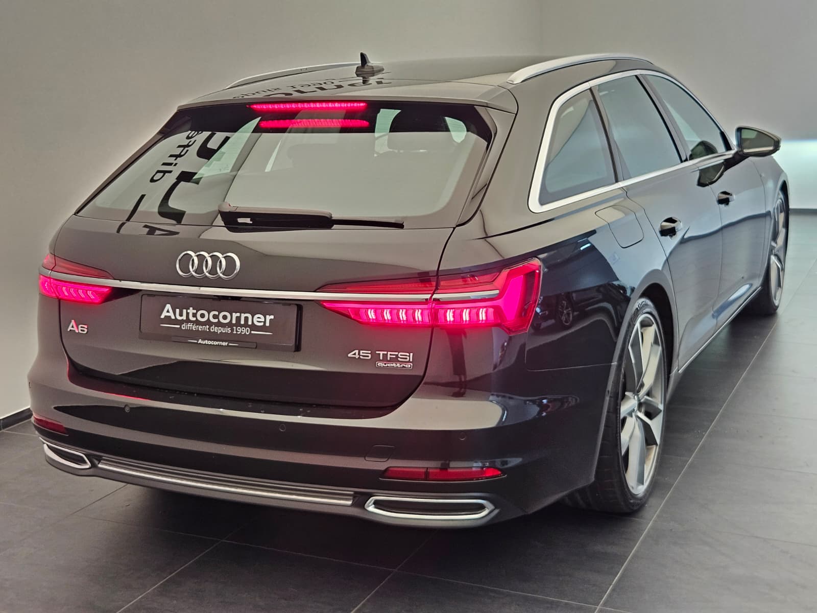 AUDI A6 Avant 45 TFSI Sport Attraction quattro S-tronic-image-6