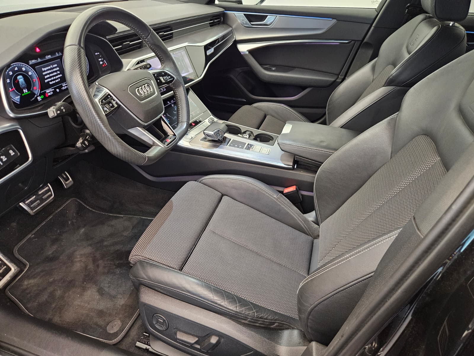 AUDI A6 Avant 45 TFSI Sport Attraction quattro S-tronic-image-10
