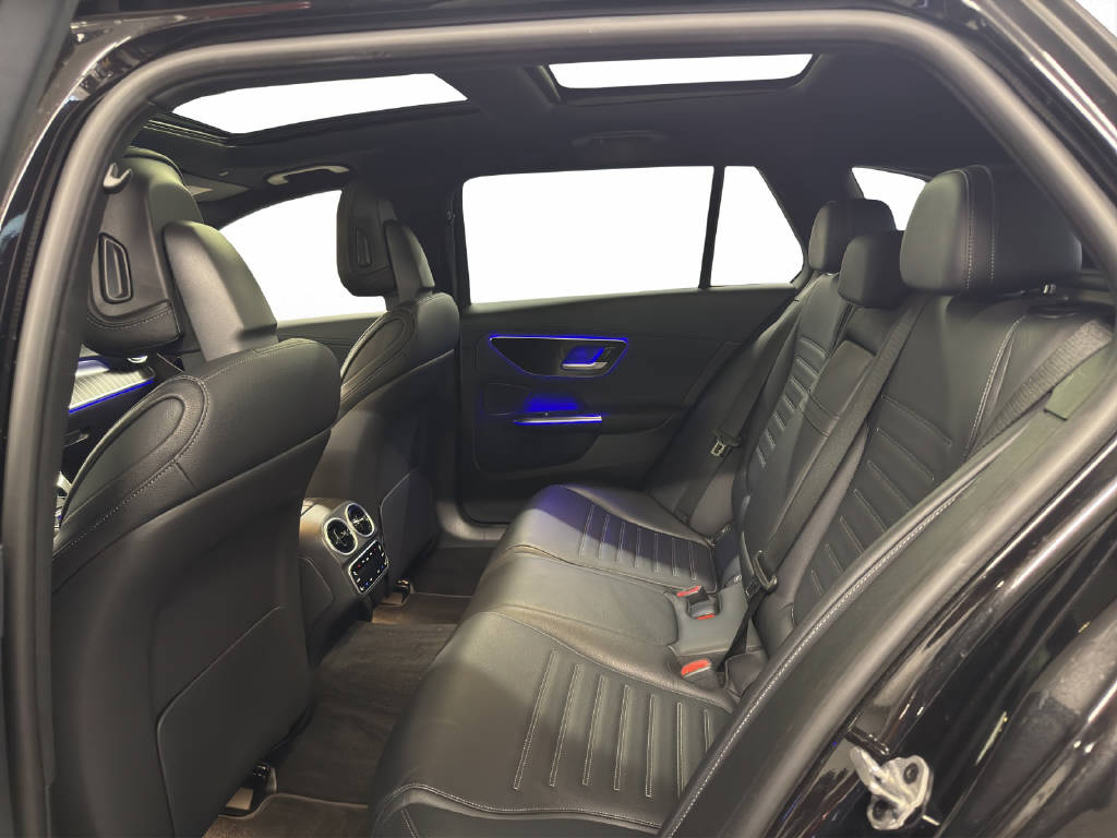MERCEDES-BENZ C 220 d AMG Line 4Matic Swiss Star T-Modell-image-13