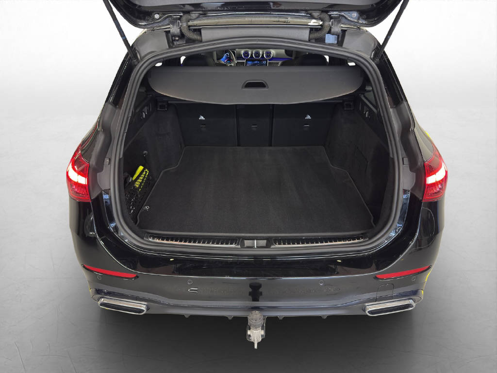 MERCEDES-BENZ C 220 d AMG Line 4Matic Swiss Star T-Modell-image-8