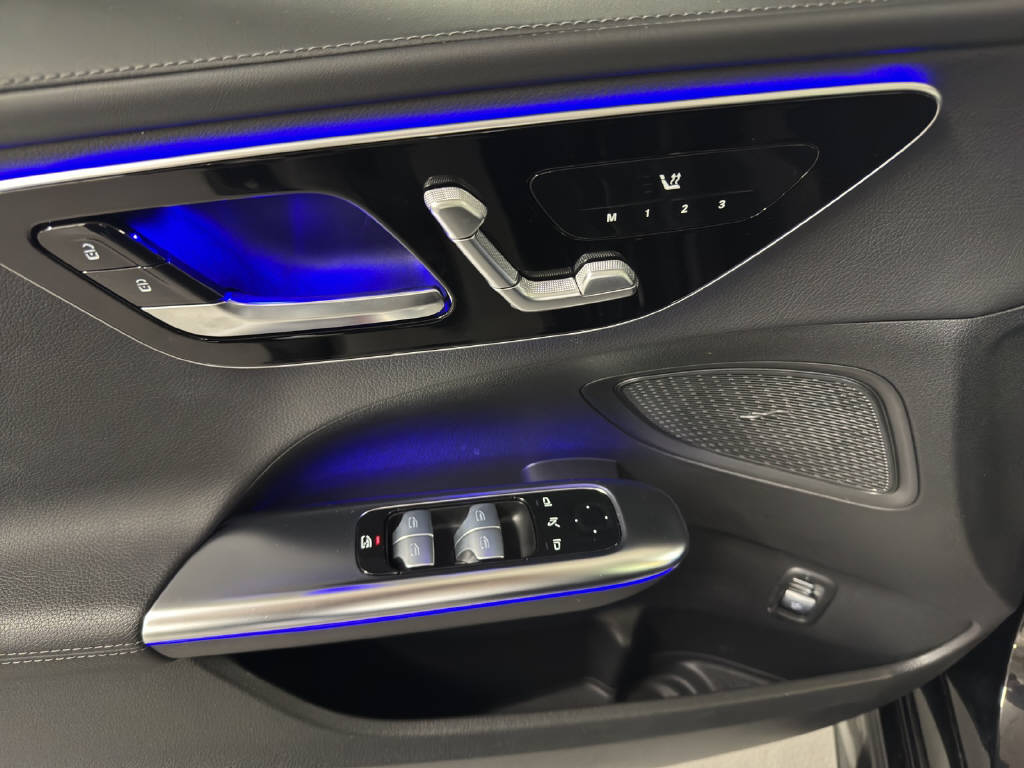 MERCEDES-BENZ C 220 d AMG Line 4Matic Swiss Star T-Modell-image-6