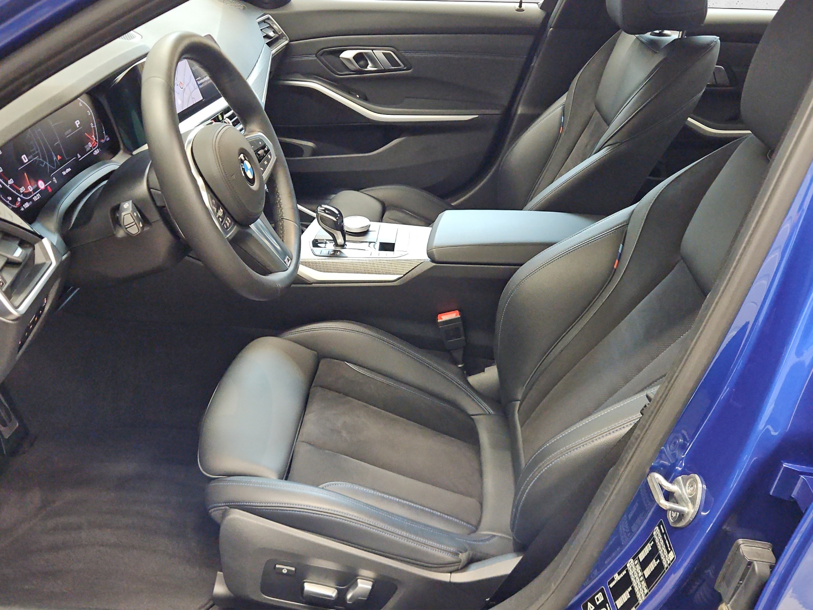 BMW M340i xDrive-image-9
