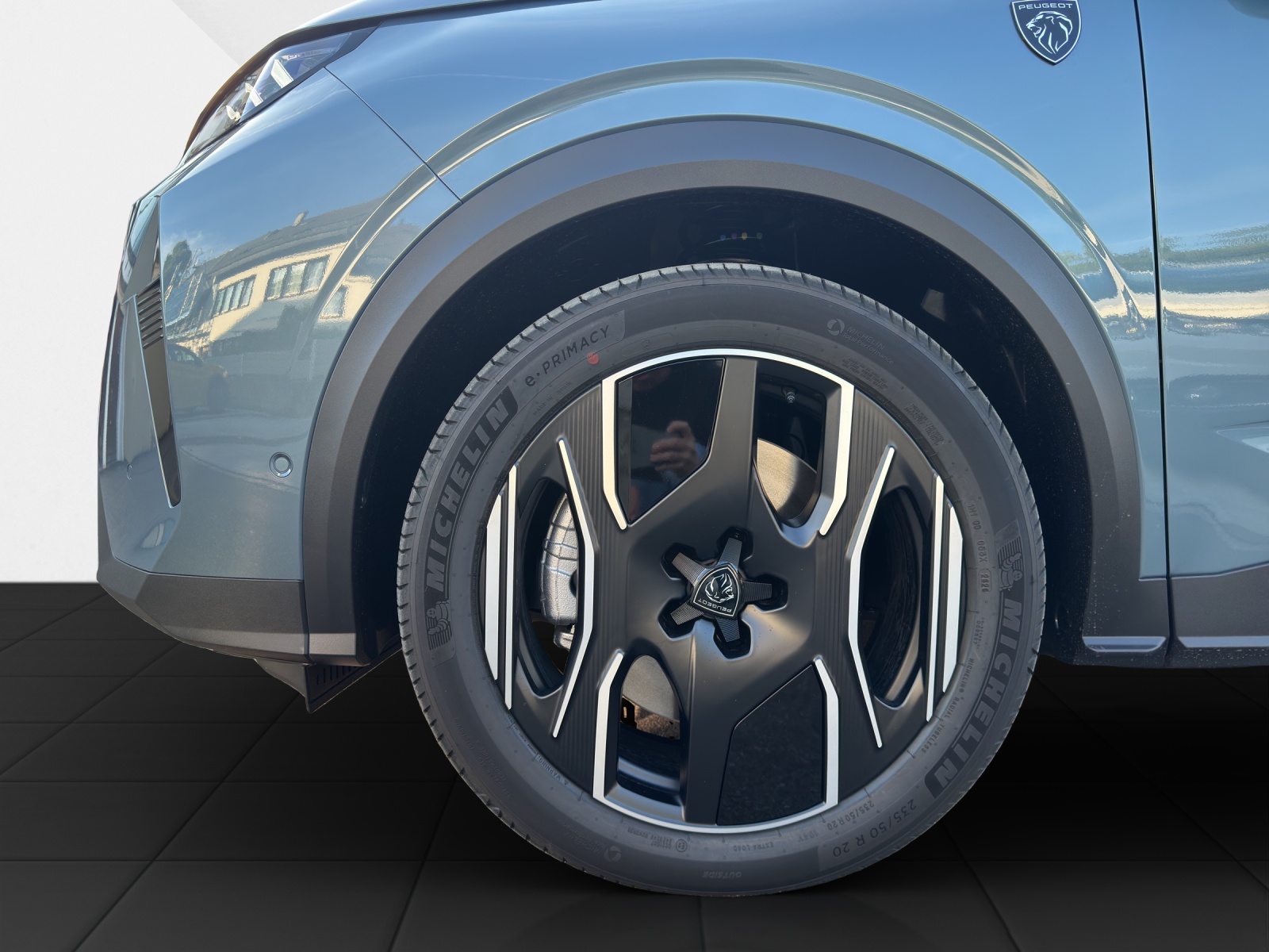 PEUGEOT 5008 1.6 PHEV 225 GT Exclusive-image-17