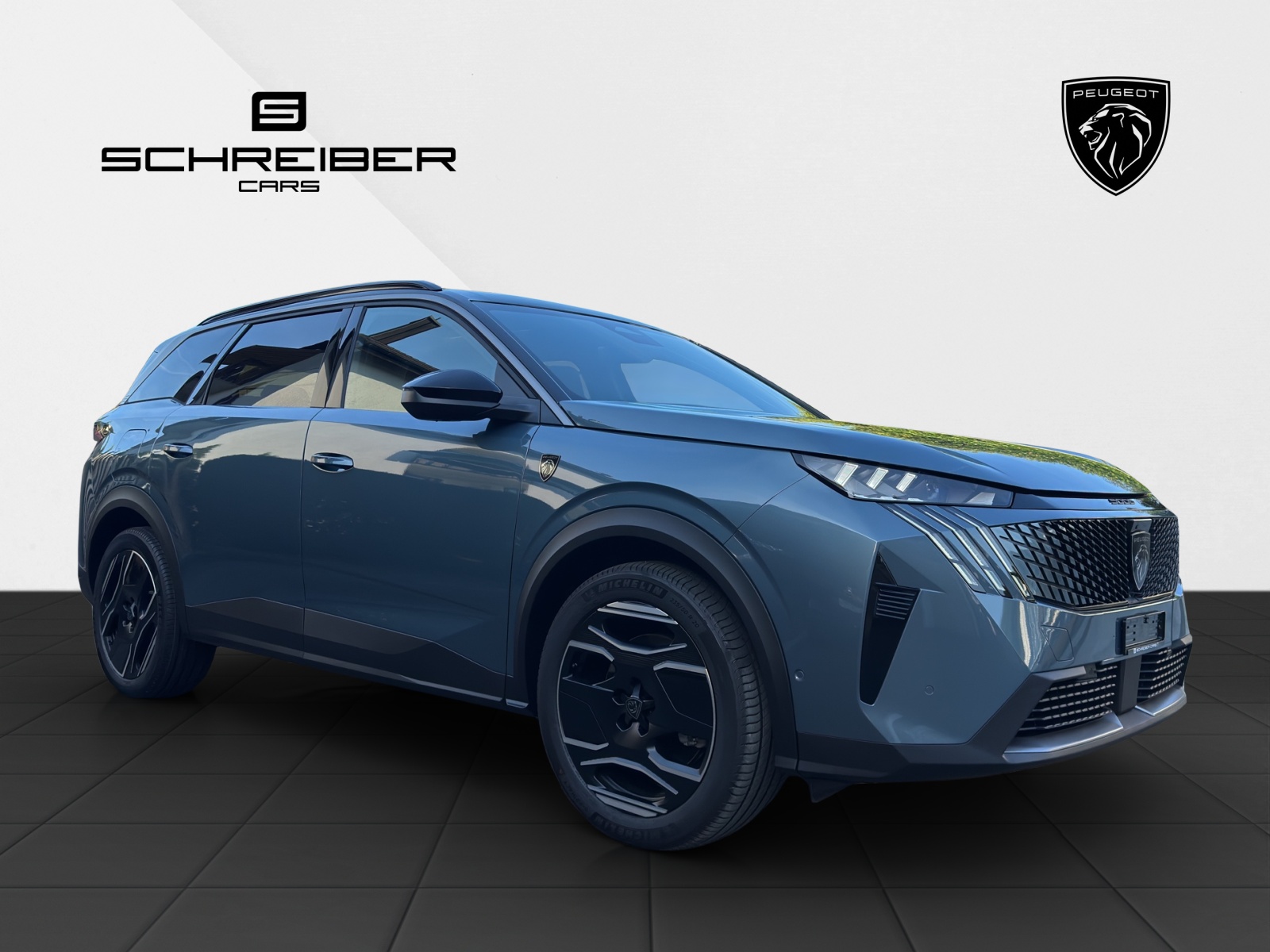 PEUGEOT 5008 1.6 PHEV 225 GT Exclusive-image-6