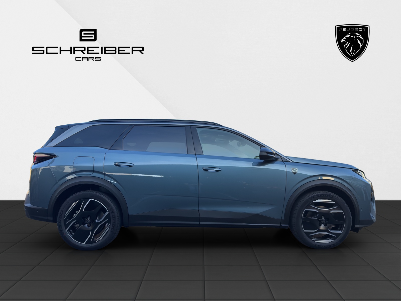 PEUGEOT 5008 1.6 PHEV 225 GT Exclusive-image-5