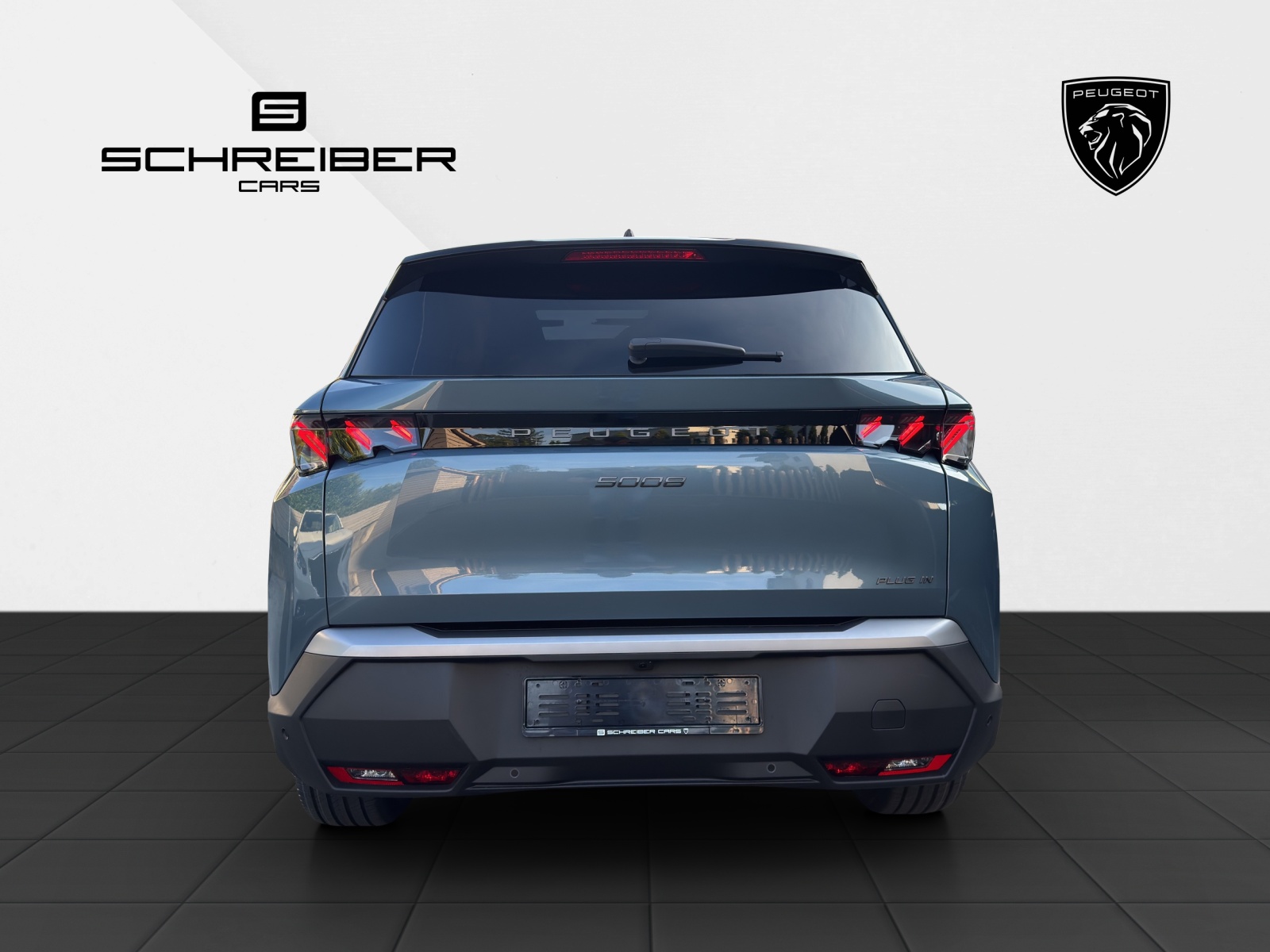 PEUGEOT 5008 1.6 PHEV 225 GT Exclusive-image-3